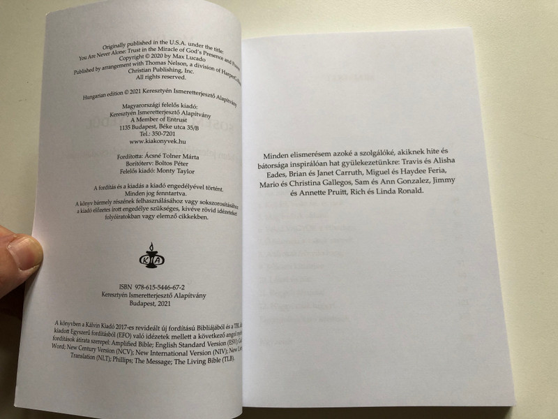 Max Lucado - Sosem Vagy Egyedül  Bízz Isten jelenlétének és erejének csodájában!  Paperback  Keresztyén Ismeretterjesztő Alapítvány 2021 (9786155446672)