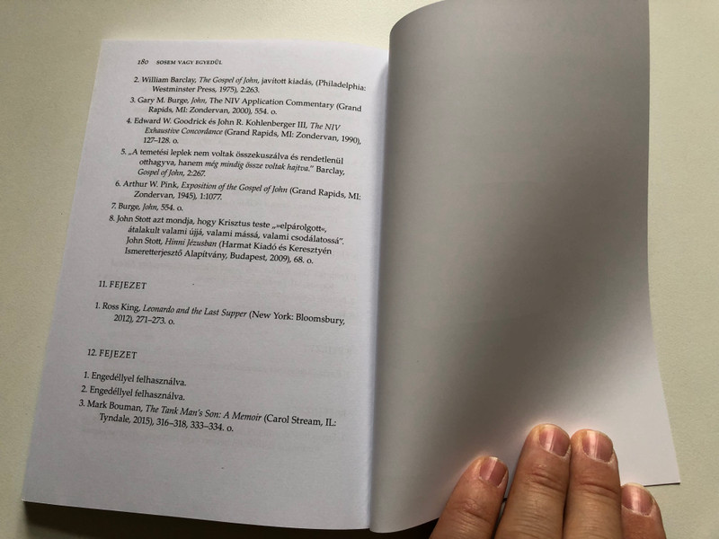 Max Lucado - Sosem Vagy Egyedül  Bízz Isten jelenlétének és erejének csodájában!  Paperback  Keresztyén Ismeretterjesztő Alapítvány 2021 (9786155446672)