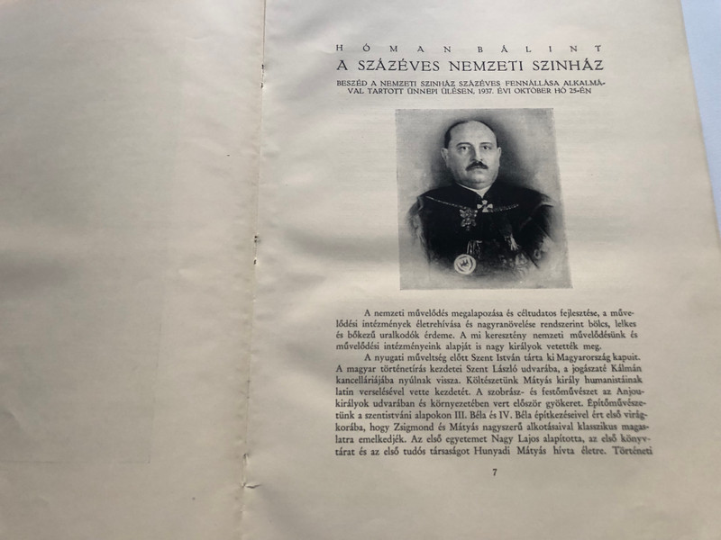 A SZÁZÉVES NEMZETI SZINHÁZ  AZ 193738-AS CENTENÁRIS ÉV EMLÉK ALBUMA  BUDAPEST 1938  Leather Bound