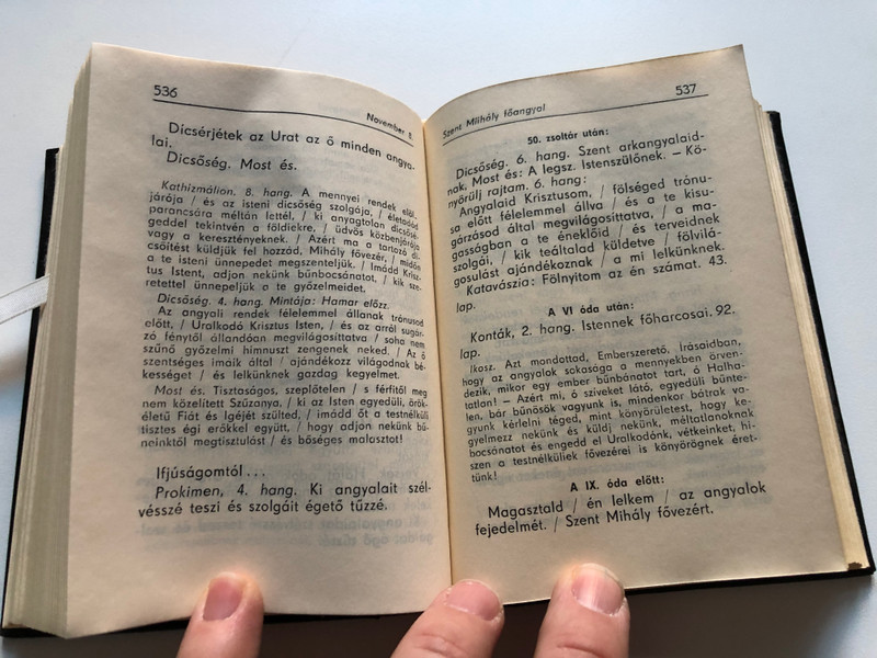 DICSÉRJÉTEK AZ URAT! - GÖRÖGSZERTARTÁSÚ KATOLIKUS ÉNEKESKÖNYV  VASÁR- ÉS ÜNNEPNAPI SZENT SZOLGÁLATOK ÉS ÉNEKEI  Budapest, 1984  Hardcover (9633604168)