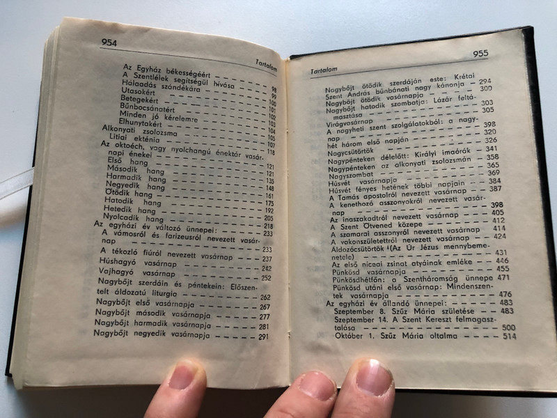 DICSÉRJÉTEK AZ URAT! - GÖRÖGSZERTARTÁSÚ KATOLIKUS ÉNEKESKÖNYV  VASÁR- ÉS ÜNNEPNAPI SZENT SZOLGÁLATOK ÉS ÉNEKEI  Budapest, 1984  Hardcover (9633604168)