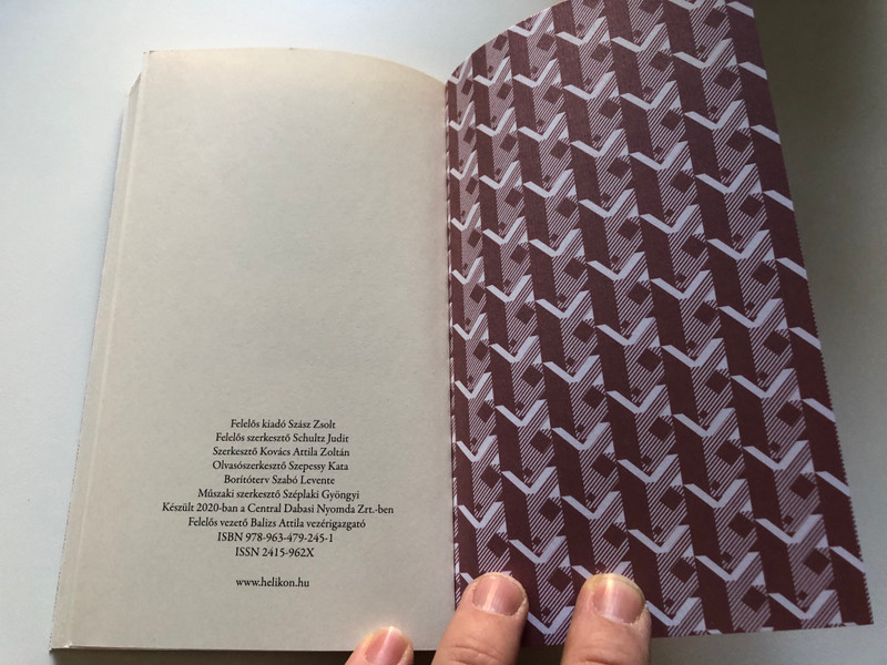 A gyertyák csonkig égnek - Helikon zsebkönyvek 20.  Helikon Kiadó, 2015, 2019, 2020  Paperback (9789634792451)