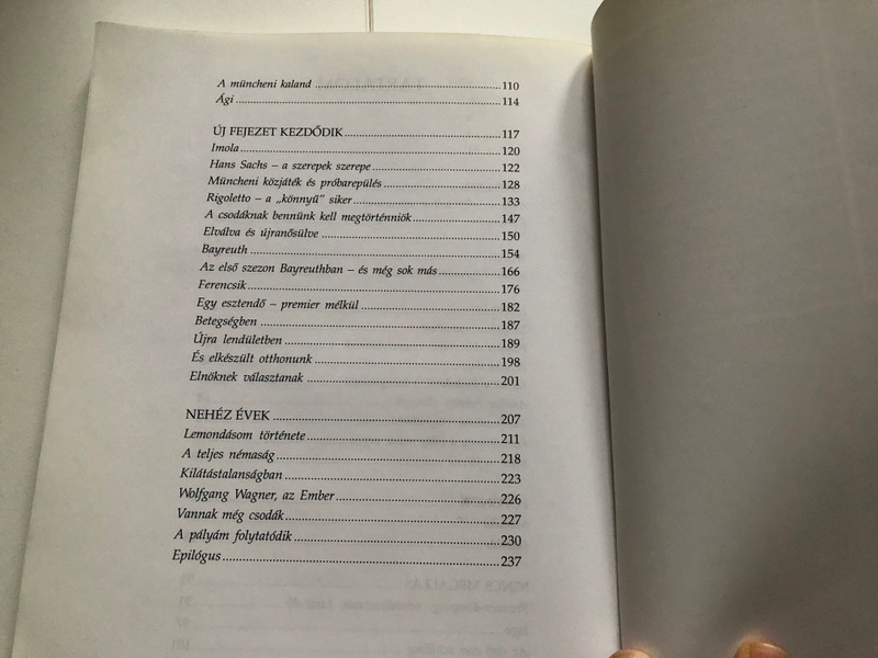 GYÖKEREK, ÁGAK, LEVELEK  Sólyom-Nagy Sándor vallomása pályájáról, életéről  HOLNAP KIADÓ, BUDAPEST  Paperback (9789633462645) 