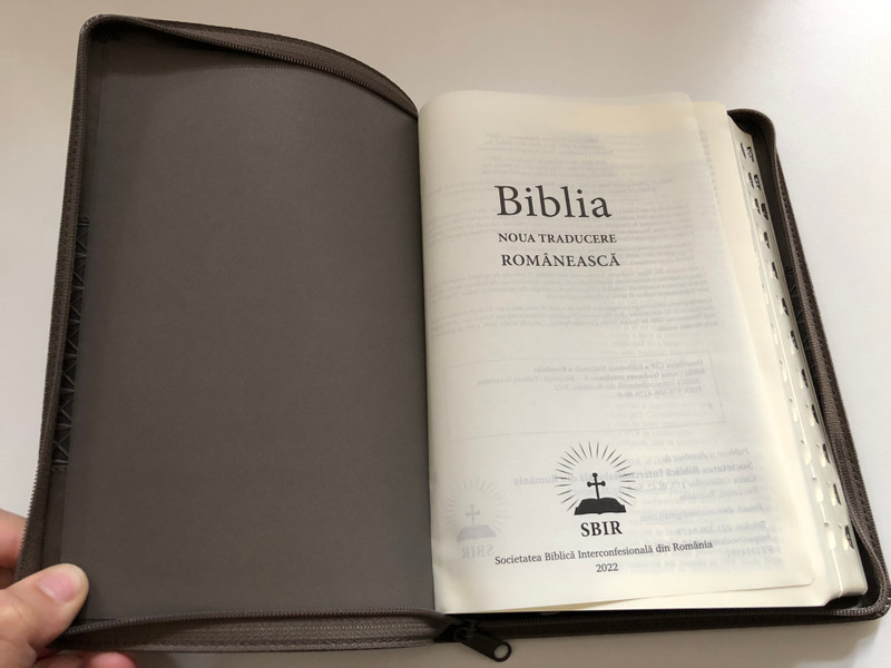 Biblia - The Bible, New Romanian Translation / The new revised translation in Romanian (NTR) / CIP description of the National Library of Romania / Published and distributed by Interconfessional Bible Society from Romania (9786068279800)