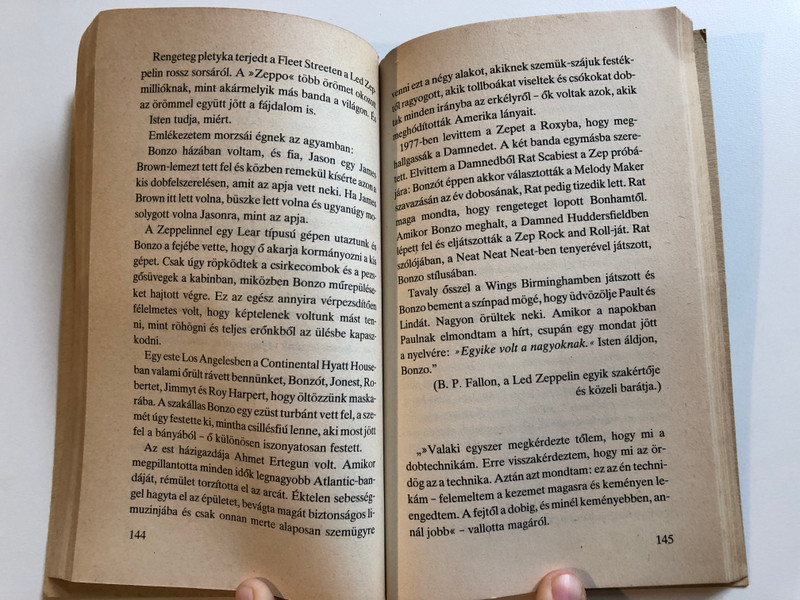 Led Zeppelin - Göbölyös N. László  ROCKTÖRTÉNETI KISKÖNYVTÁR  LAUDE KIADÓ BUDAPEST, 1989  Paperback (9337830014) 