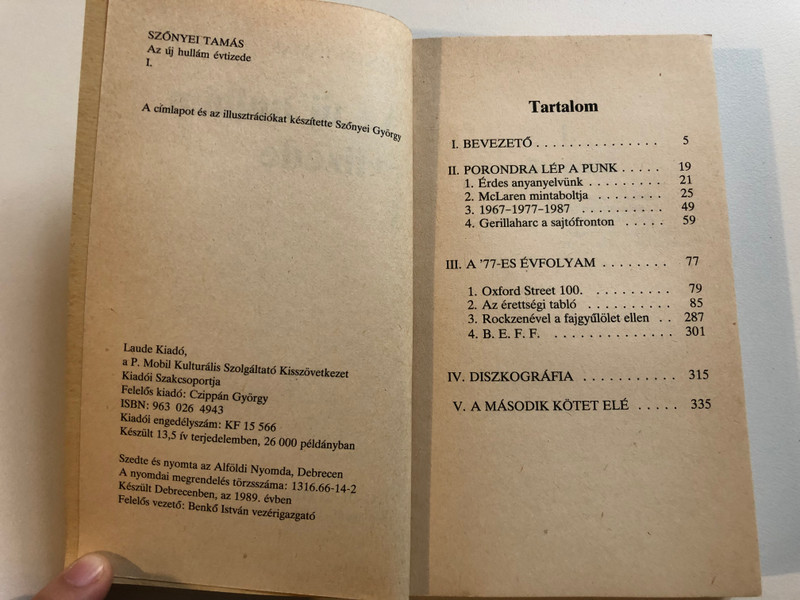 Szőnyei Tamás - Az ​új hullám évtizede 1.  Laude Kiadó 1989  Paperback (9789630264943)