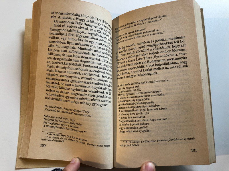 Szőnyei Tamás - Az ​új hullám évtizede 1.  Laude Kiadó 1989  Paperback (9789630264943)