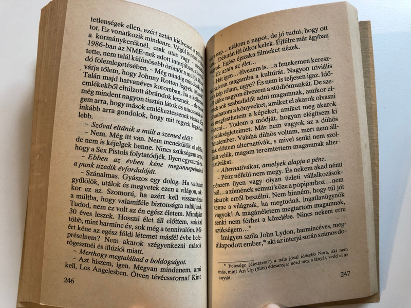 Szőnyei Tamás - Az ​új hullám évtizede 1.  Laude Kiadó 1989  Paperback (9789630264943)