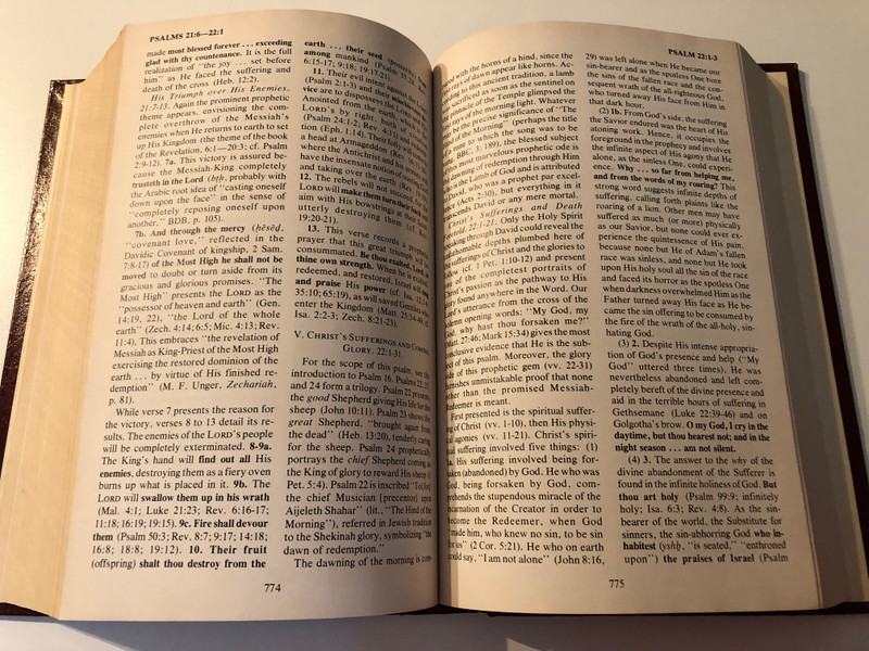 Unger's Commentary on the Old Testament Volume 1 Genesis Song of Solomon / THE MOODY BIBLE INSTITUTE OF CHICAGO / Printed in the United States of America (080249028X)