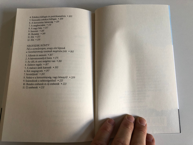 Kereszteny vagyok - C.S. LEWIS  Harmat Kiadó 2020  Paperback (9789632885797)