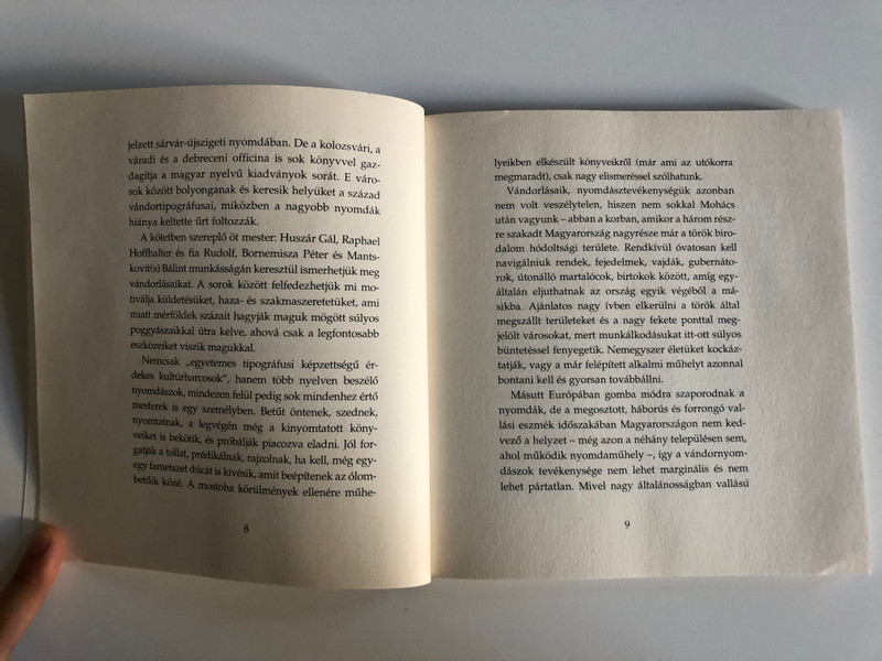 VÁNDORNYOMDÁSZOK MAGYARORSZÁGON A 16. SZÁZADBAN - Persovits József  OPTIMA TÉKA KIADÓ 2015  Paperback (9789838886071)