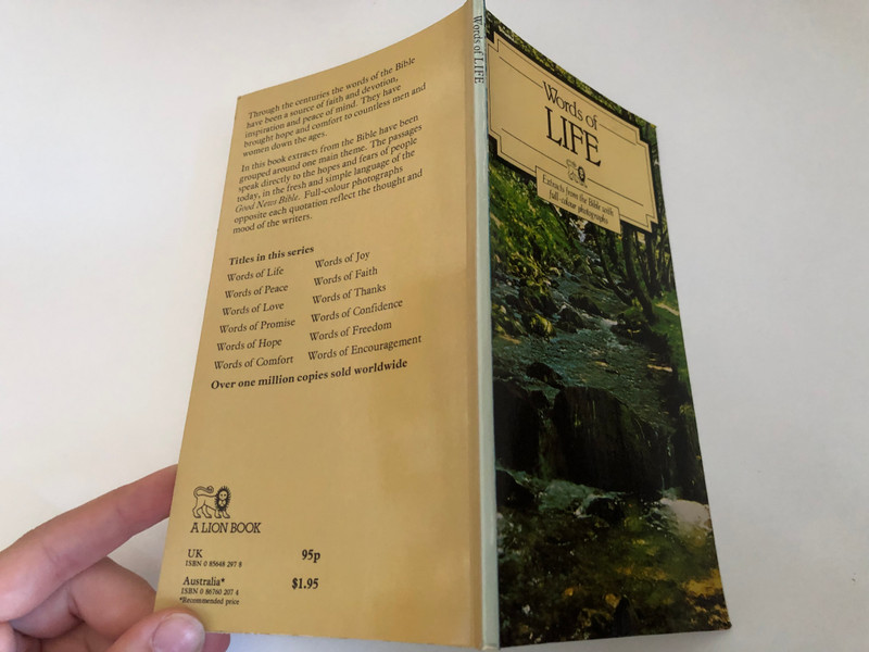 Words of Life: Good News Bible / Extracts from the Bible with full-colour photographs / Published by Lion Publishing