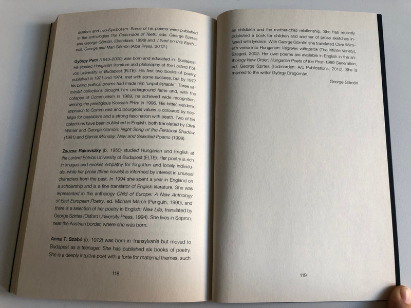 Steep Path Poems Translated from the Hungarian  Clive Wilmer and George Gömöri  MODERN HUNGARIAN POETRY  Corvina Kiadó, 2018  Paperback (9789631365580)