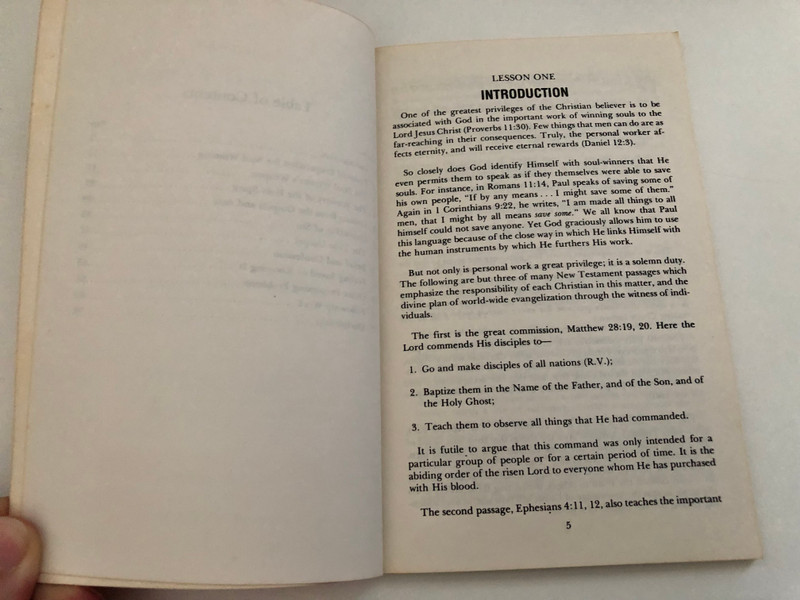 Winning Souls the Bible Way by William MacDonald  A Twelve-Lesson Self Study Course On Personal Evangelism by William MacDonald  Distributors Publishers Christian Reading Room
