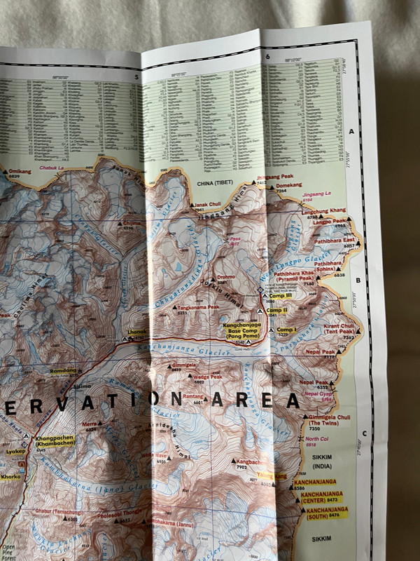 KANCHANJANGA  1100 000  KANCHANJANGA CONSERVATION AREA  Latest and Updated Trekking Map  कञ्चनजङ्गा  Nepal Map Publisher Pvt. Ltd. (9789937818056)