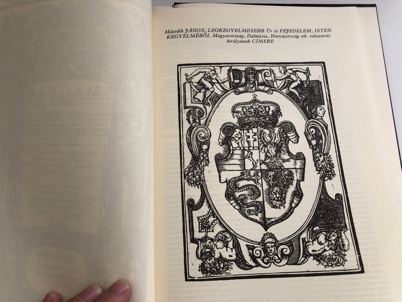 MAGYAR DECRET VM  Csorba Csaba Magyar decretum, kit Weres Balás a deákból, tudni illik a Werbőczy István Decretomából, melyet tripartitomnak neveznek  Magyarra fordított  Miskolc, 1991  Hardcover