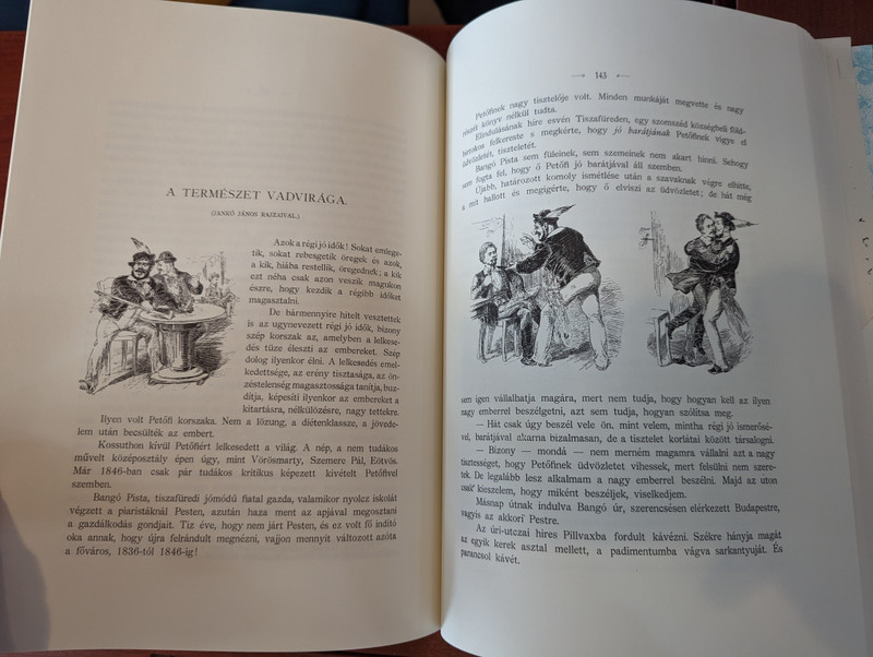 Petőfi Album  Kiadja a Jetöfi Társaság  A PETŐFI-TÁRSASÁG MEGBIZÁSÁBÓL SZERKESZTETTÉK  BARTÓK LAJOS, ENDRŐDI SÁNDOR ÉS SZANA TAMÁS  BUDAPEST AZ ATHENAEUM IROD. ÉS NYOMDAI R. T. KIADÁSA 1898  Kossuth Kiadó 2022.  Hardcover
