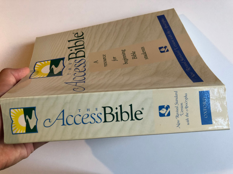 The Access Bible / New Revised Standard Version with Apocrypha / A resource for beginning Bible students / Oxford University Press 1999 / Paperback (0195282175)