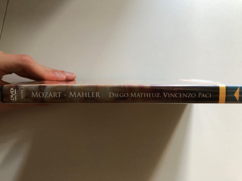 Mozart; Mahler: Concerto For Basset Clarinet and Orchestra; Symphony No. 1 In D Major 'Titan' / BUFFET Crampon&Cie IN PARIS / Recorded at: La Fenice Theater in Venice, 2nd April 2011 / BONUS TRACK "CLARINETTOLOGY" BY GASPARE TIRINCANTI" / DVD (8007144337629)