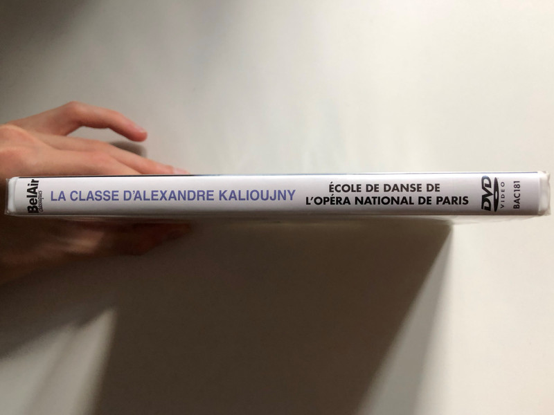 La Classe d'Alexandre Kalioujny (THE CLASS OF ALEXANDRE KALIOUJNY) / Dance lessons according to the method of Alexandre Kalioujny / Filmed at the Paris Opera Ballet School / PARIS NATIONAL OPERA / DVD (3760115301818)