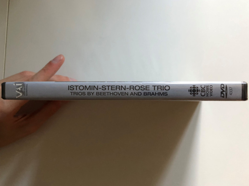 The Istomin-Stern-Rose Trio: Trios by Beethoven and Brahms / The Bell Telephone Hour Orchestra, Conductor: Donald Voorhees / Saint-Saëns: Introduction and Rondo Capriccioso / Production of Henry Jaffe Enterprises, Inc / DVD (089948433798)