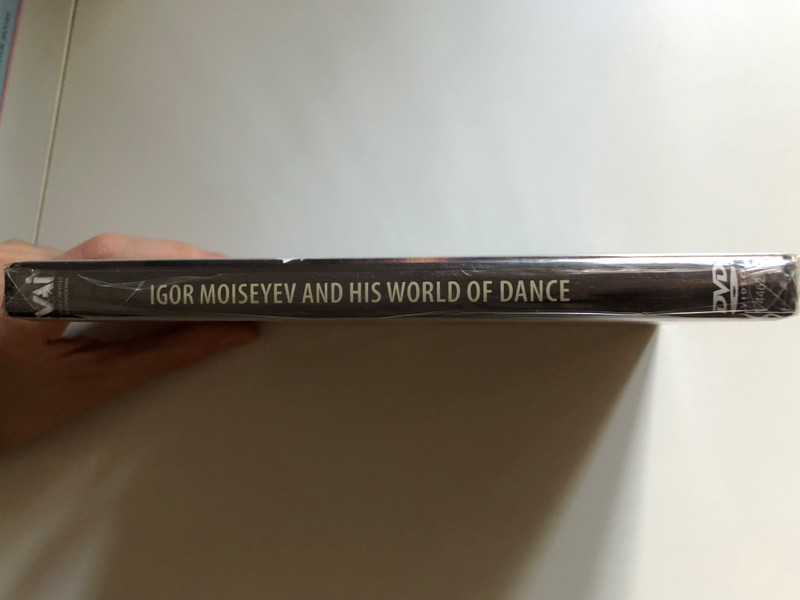 Igor Moiseyev and His World of Dance / Moiseyev Dance Company - Igor Moiseyev Ballet / DVD Bonus: Includes four additional performances, including the rare "Viva Cuba!" / VIDEO ARTISTS INTERNATIONAL, INC. / DVD (089948446293)