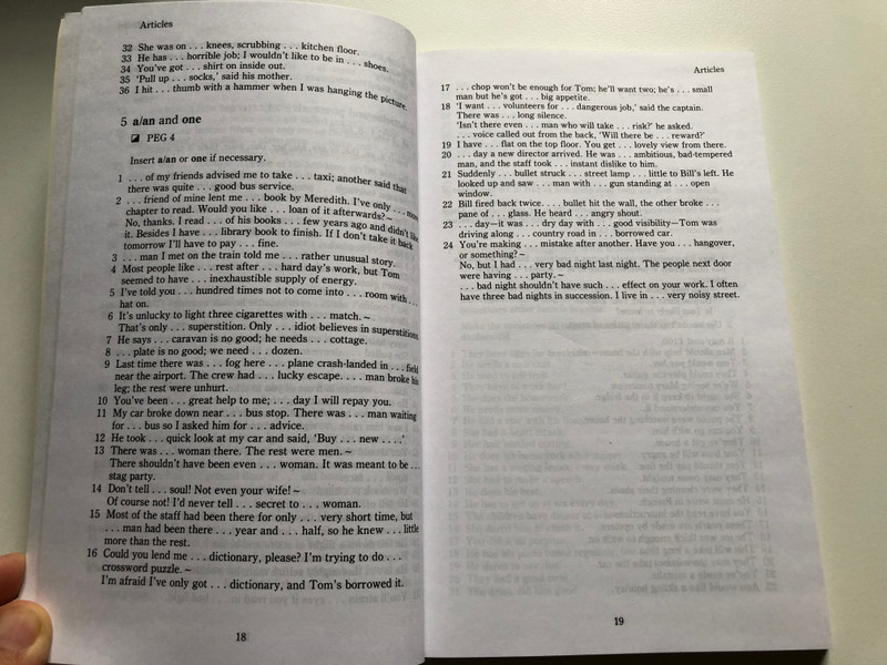Practical English Grammar: Exercises 1 / By: A. J. Thomson and A.V. Martinet / Third edition / LOW-PRICED EDITION / Oxford University Press, 1986 / Paperback (9780194313490)