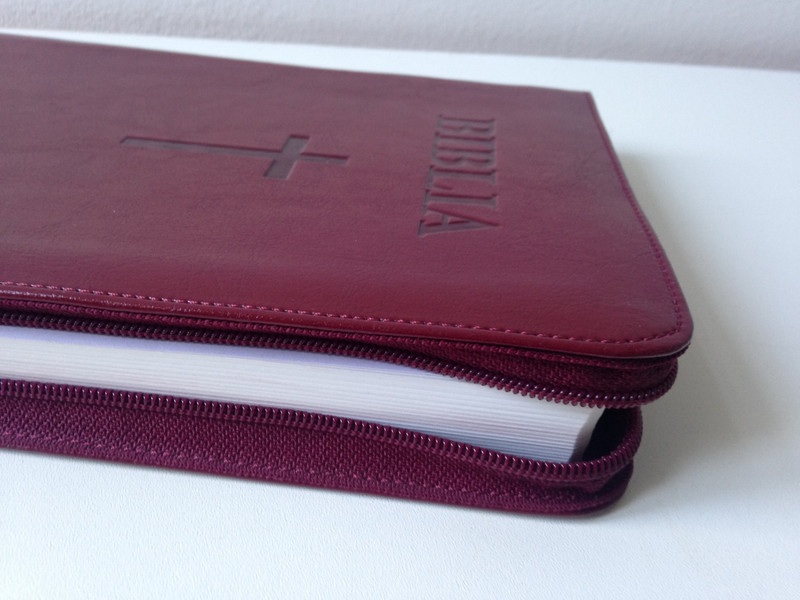 Romanian Large Bible / Burgundy Leather Bound with Zipper / Biblia sau Sfanta Scriptura