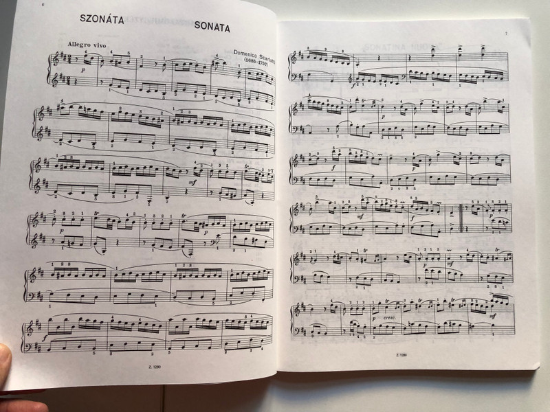 Sonatinensammlung für Klavier  Sonatina Collection for piano  Szonatinagyűjtemény zongorára  Zusammengestellt von - Compiled by - Összeállította H. HOFMANN Vilma  EDITIO MUSICA BUDAPEST, 1953  Z. 1280  Paperback (Z. 1280)
