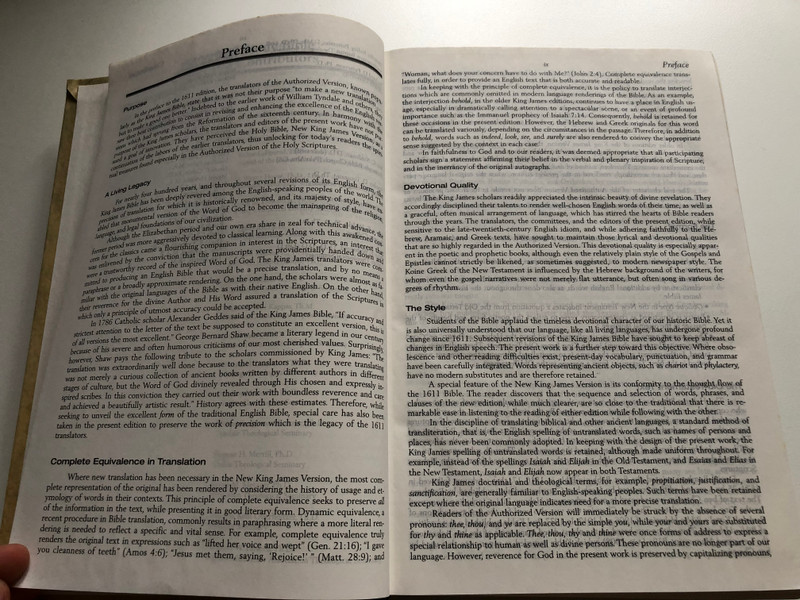 NELSON STUDY BIBLE New King James Version / Earl D. Radmacher, Th.D. General Editor / 15,000 study notes / In-text maps, Quick View charts, a prophetic reference system, and expository study notes / Word studies, keyed to Strong's Concordance (0840714475)