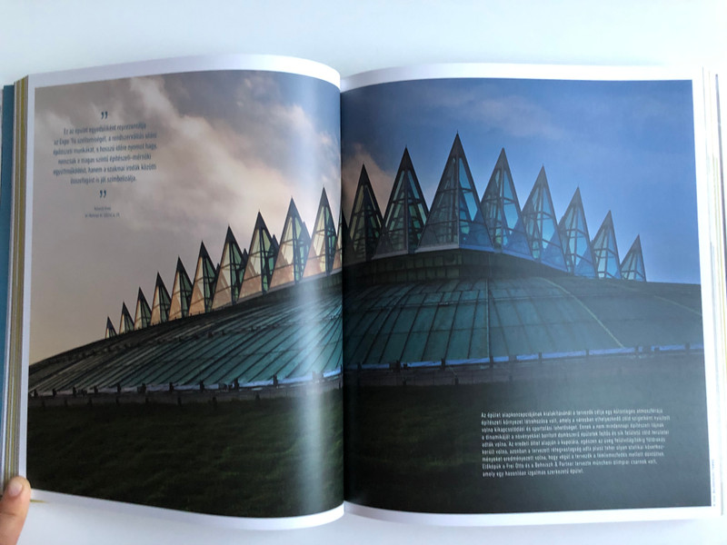 Jelek a térben - Lázár Antal építész  THE ARCHITECTURE OF ANTAL LÁZÁR WITH ENGLISH SUMMARY AND LIST OF WORKS  ÜKH 2019  Paperback (9789631365375)