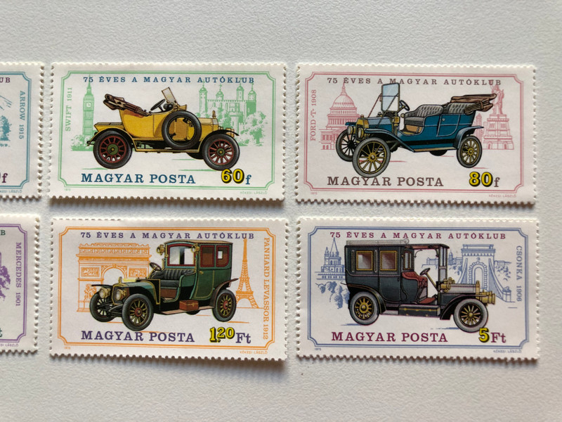 MAGYAR POSTA / 75 EVES A MAGYAR AUTOKLUB (THE HUNGARIAN AUTO CLUB IS 75 YEARS OLD) / Arrow 1915 - Swift 1911 - Ford "T" 1908 - Mersedez 1901 - Panhard Levassor 1912 - Csonka 1906 / Stamp (stanpshun016)