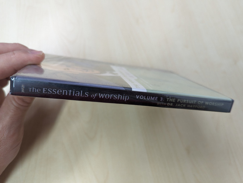 THE PURSUIT OF WORSHIP WITH DR. JACK HAYFORD  The Essentials of Worship  FOUNDATIONAL MESSAGES FOR LEADERS OF WORSHIP  VOLUME 3 THE PURSUIT OF WORSHIP  DVD Video (000768397213)