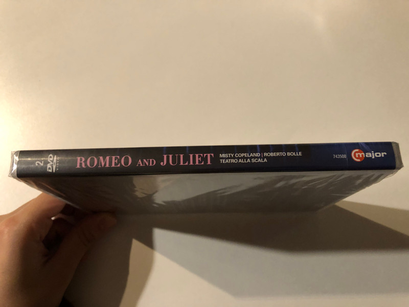 ROMEO AND JULIET / Music by SERGEJ PROKOFIEV / Choreography KENNETH MACMILLAN / ROBERTO BOLLE, MISTY COPELAND / BALLET COMPANY AND ORCHESTRA OF TEATRO ALLA SCALA / Conductor PATRICK FOURNILLIER / major / unitel classica / DVD Video (814337014353)