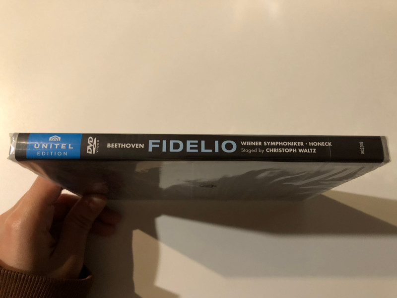 LUDWIG VAN BEETHOVEN - FIDELIO / WIENER SYMPHONIKER, ARNOLD SCHOENBERG CHOR / Conducted by MANFRED HONECK / Staged by CHRISTOPH WALTZ / THEATER an der Wien DAS OPERNHAUS / UNITEL EDITION / DVD Video (814337017606)