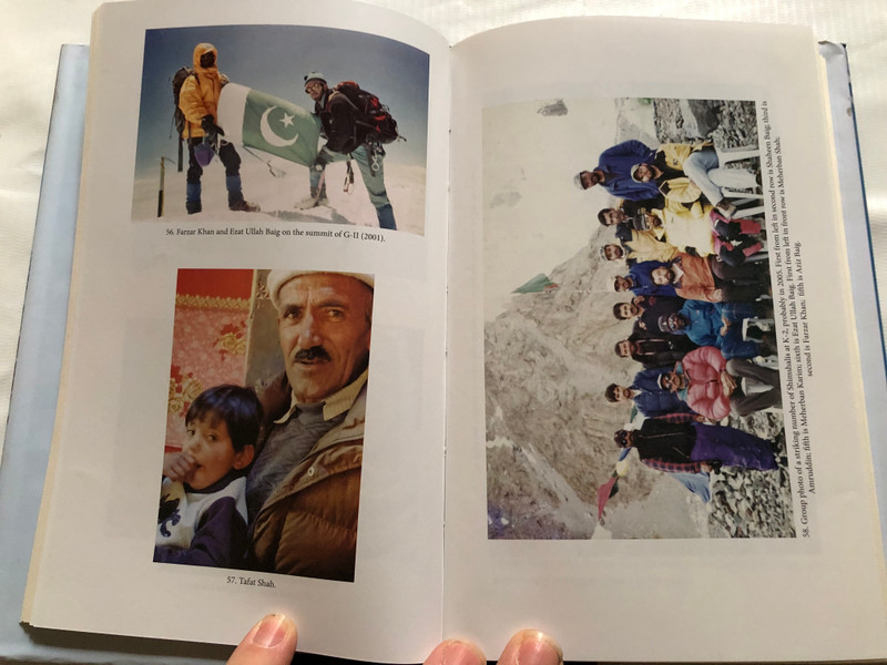 And DEATH WALKS with Them / CHRISTIANE FLADT / Above Eight Thousand Metres with Pakistani Porters from Shimshal / OXFORD UNIVERSITY PRESS / Paperback (9780199407385)