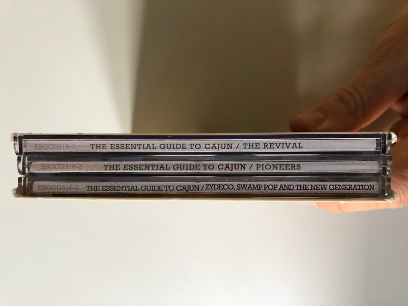 The Essential Guide To Cajun Music - Featuring: Beausoleil, Eddie Lejeune, Hackberry Ramblers, Buckwheat Zydeco, Clifton Chenier, D. L. Menard, Nathan Abshire, Balfa Brothers And Many More... / Union Square Production 3x Audio CD / ESGCD316