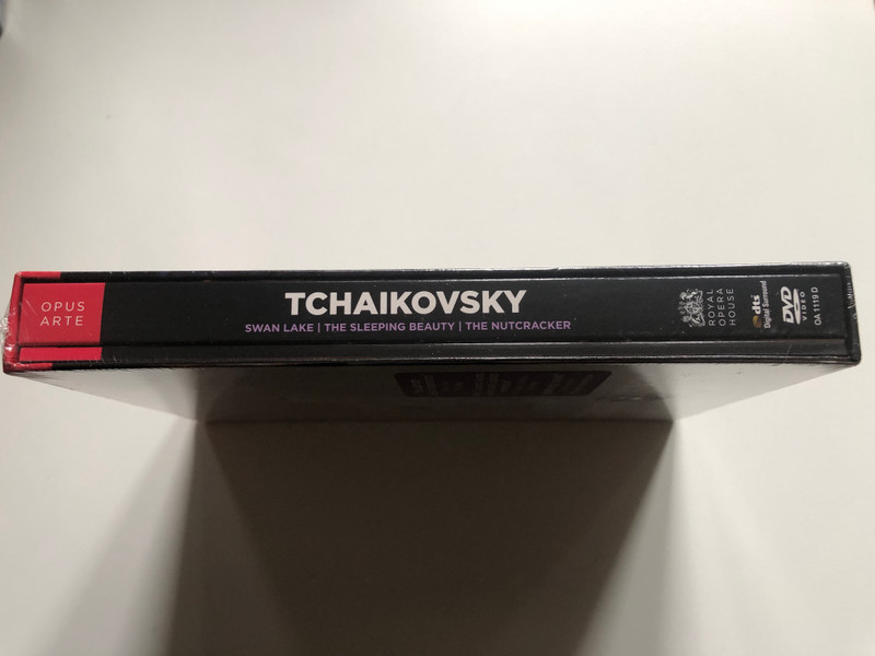 TCHAIKOVSKY THE CLASSIC BALLETS  SWAN LAKE THE SLEEPING BEAUTY  THE NUTCRACKER  ROYAL OPERA HOUSE  OPUS ARTE (809478011194)