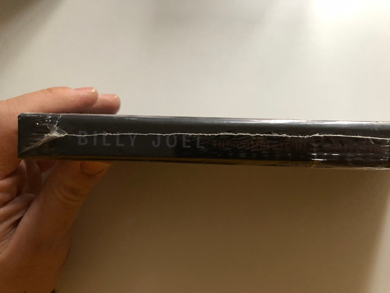 Billy Joel - The Complete Hits Collection: 1973-1997 / Limited Edition / Special Deluxe Package Includes: Greatest Hits Volumes I & II - 20-bit digitally remastered for the first time; Greatest Hits Volume III / Columbia 4x Audio CD 1997 / CXK 68007 (074646800720)