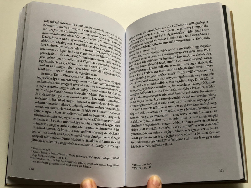 Aki Budapestet mulattatja, de Kolozsvárról álmodik... / Who loves Budapest but dreams of Cluj Napoca... / Naturalism and Realism in Hungarian Theater: The Legacy of Mór Ditrói (9789631364279)