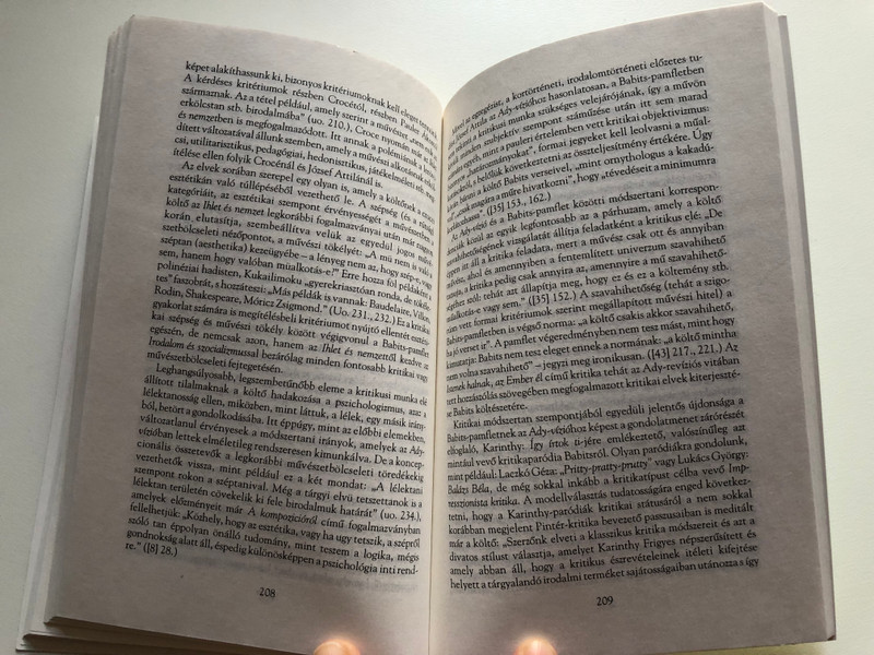JÓZSEF ATTILA - Tanulmányok és cikkek 1923-1930 / MAGYARÁZATOK / Osiris Kiadó Budapest, 1995 / Paperback (9789633790687)