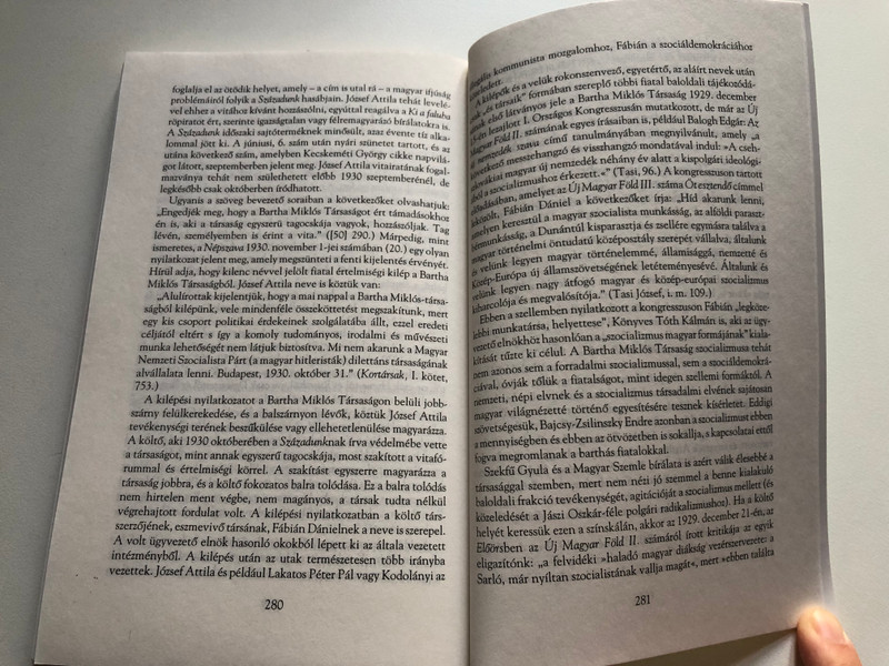 JÓZSEF ATTILA - Tanulmányok és cikkek 1923-1930 / MAGYARÁZATOK / Osiris Kiadó Budapest, 1995 / Paperback (9789633790687)