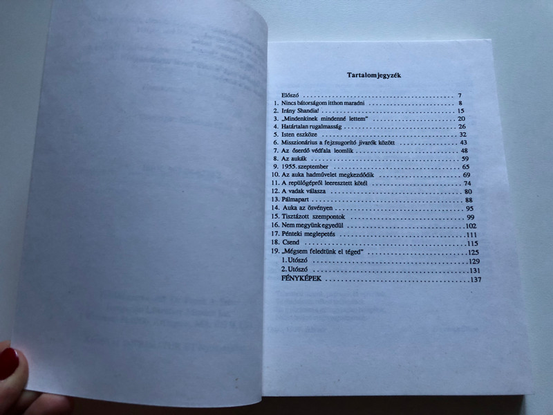 A dicsőség kapuján át / Elisabeth Elliot / Jó Hír Iratmisszió Alapítvány / Paperback (9630462702)