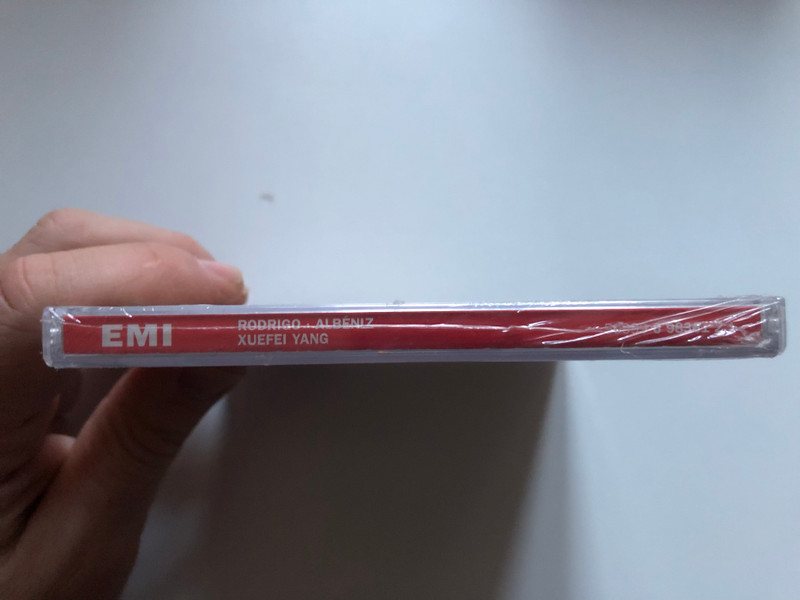 XueFei Yang - Rodrigo: Concierto de Aranjuez, Invocacion Y Danza; Stephen Goss: The Albeniz Concerto; Albeniz: Espana - Orquestra Simfònica De Barcelona I Nacional De Catalunya, Eiji Oue / Warner Classics Audio CD 2010 Stereo / 5099969836121