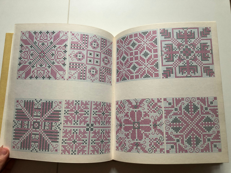 Így hímezzünk - Marta Mannová / Práca-Roh Kiadóvállalat, 1979 / Hardcover 