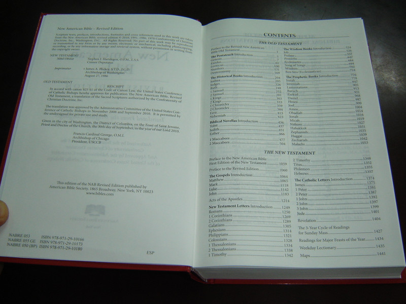 New American Bible (NAB) Revised Edition /  Catholic Bible with Study Notes, Maps and Deuterocanonical Books / 2016 Print