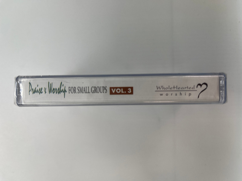 Praise & Worship For Small Groups: Volume 3 - Featuring Randy Rothwell & Lynn Deshazo, over 70 minutes of easy-to-learn favorites designed to accompany worship in smaller settings and train new worship leaders / WholeHearted Worship Audio Cassette