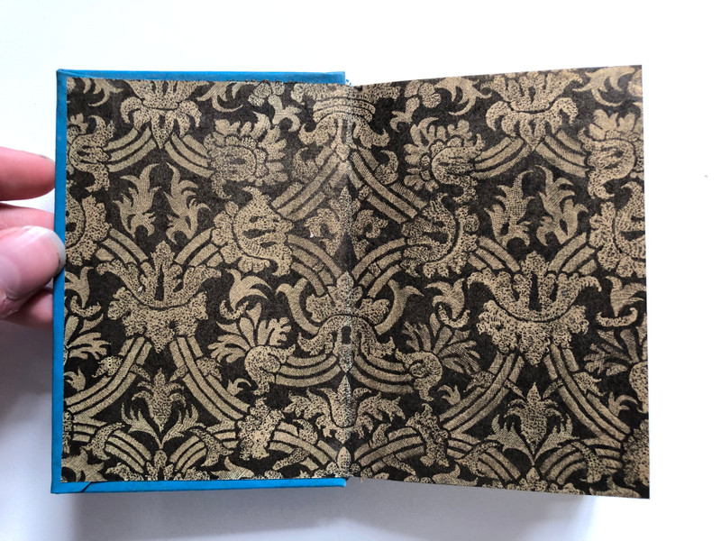 ARMORY: Study of the collection of weapons and armor (60803-115)