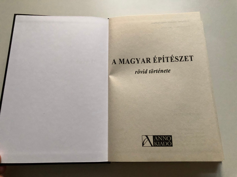 U. Bin Attila: A magyar építészet rövid története | A short history of Hungarian architecture (9789633754948)