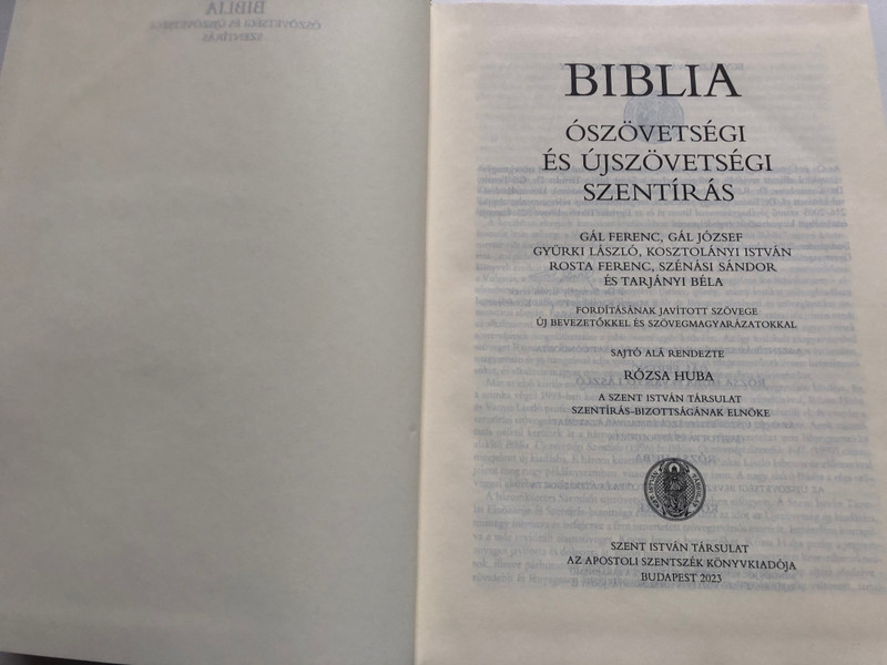 Bible in Hungarian - Old and New Testament Ó- és Újszövetséget (9789633616642.)